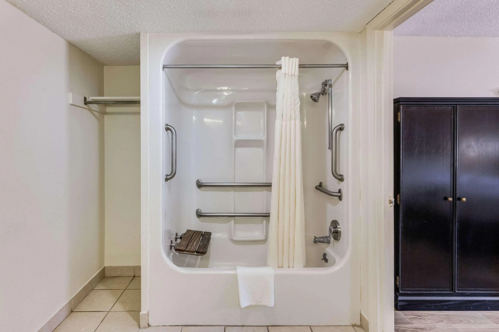 Quality Inn & Suites Hot Springs-Lake Hamilton