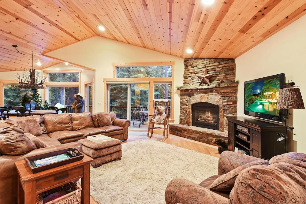 Luxe Mountain Haven In The Heart Of Tahoe Donner 3 Bedroom Home
