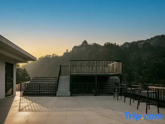 Yueshanju Jingshang Holiday Homestay ( Zhangjiajie National Forest Park)