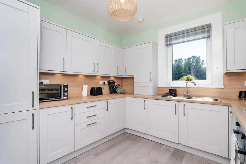 3 Bedroom Flat - Free Parking