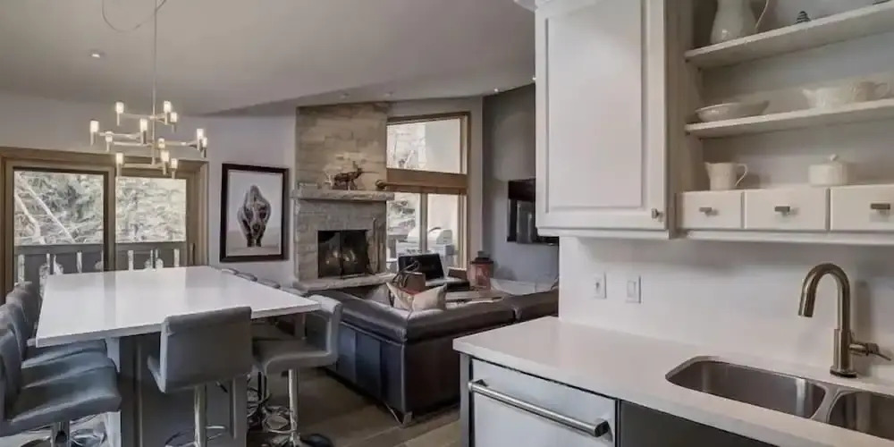 Vail Village 3 Bedroom Condo - Walk to Gondola One!