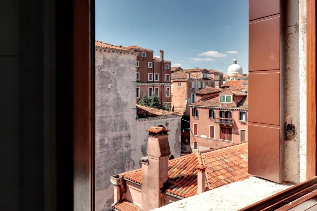S. Marcuola Apartment