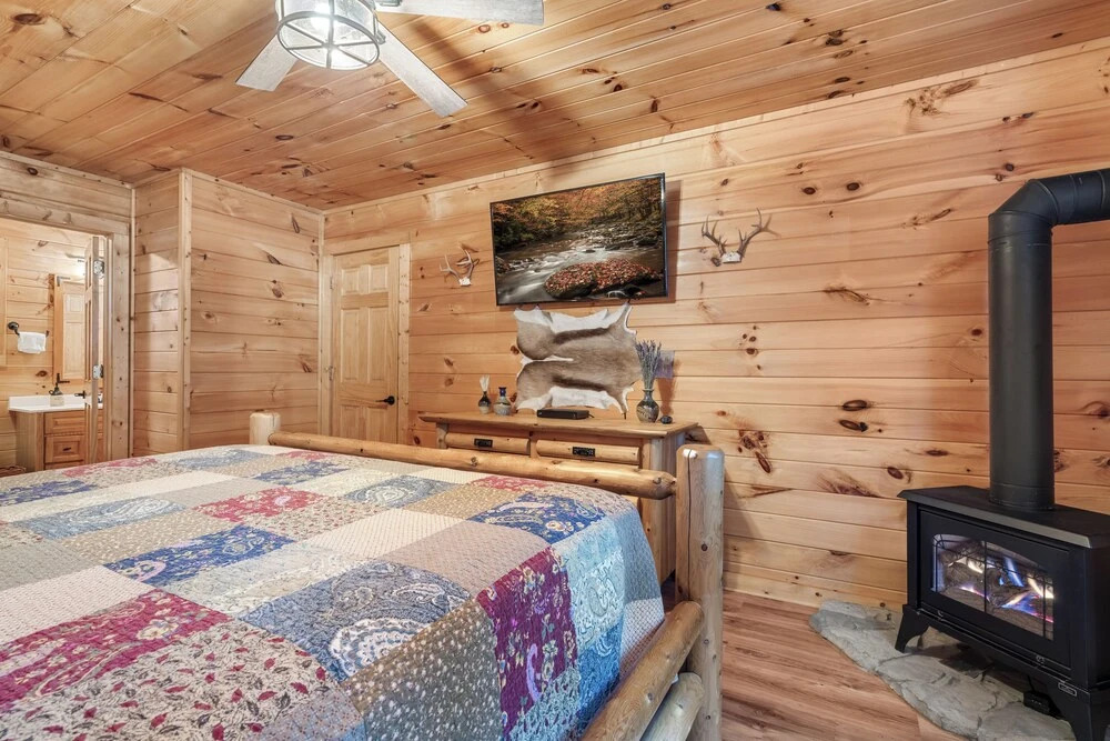 'bear Mountain Chalet' in Sevierville w/ Hot Tub