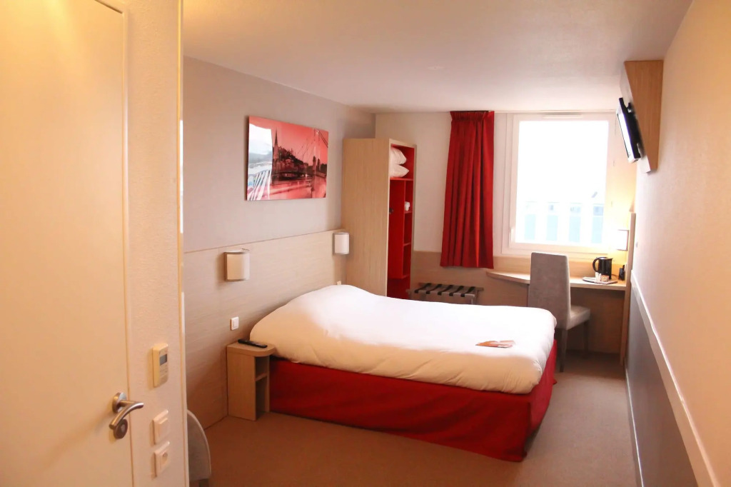 B&B HOTEL Lyon Aéroport Saint-Quentin-Fallavier