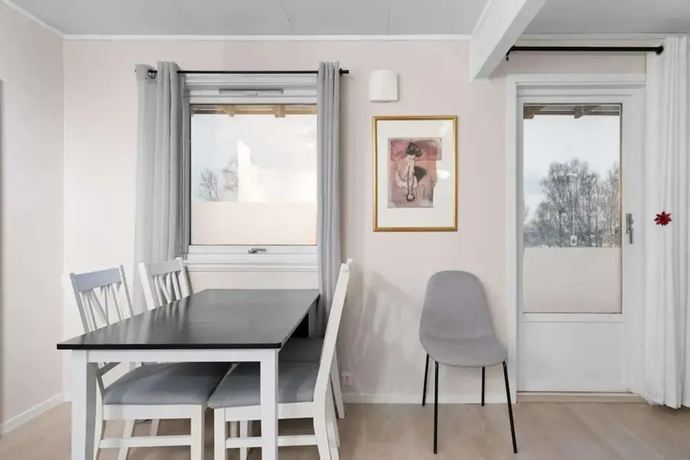 Lovly 3 Bedroom Apartment With the View of Aurora