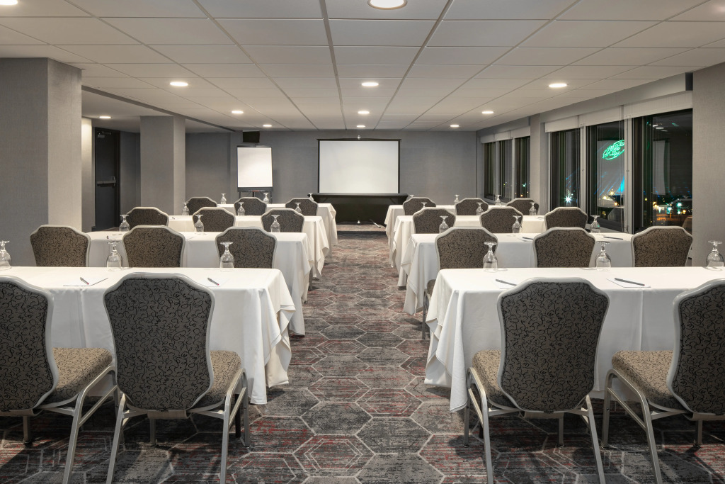 Crowne Plaza Memphis Downtown by IHG