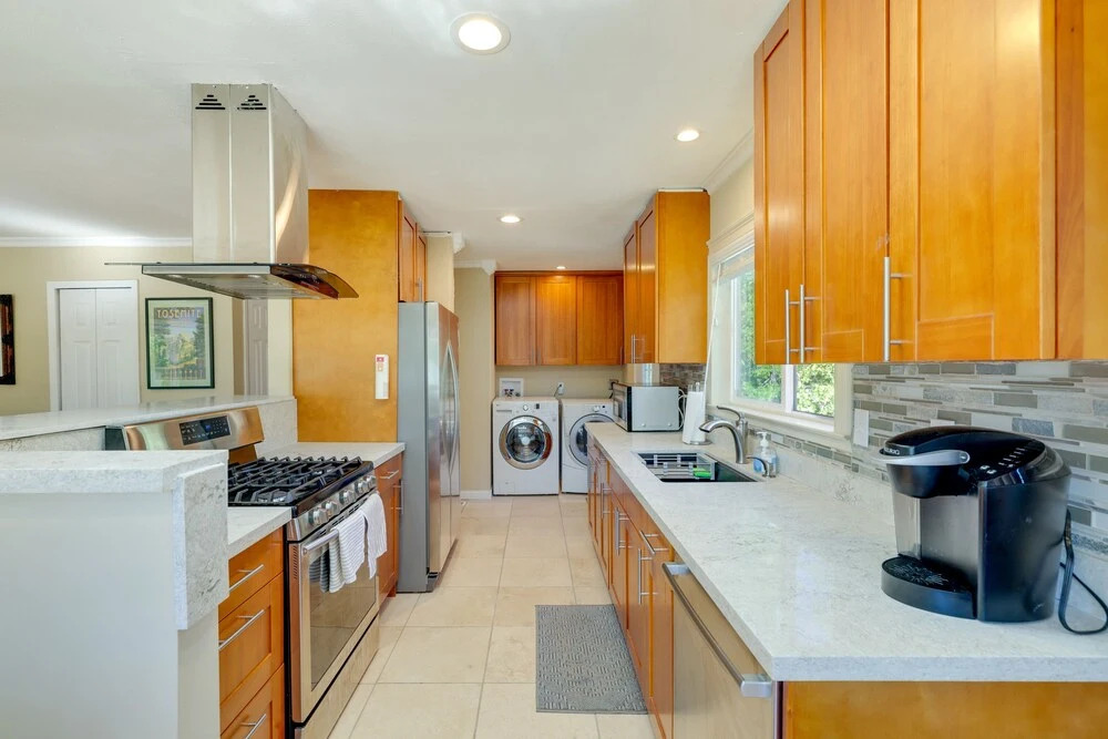 Groveland Vacation Rental w/ Private Deck & Grill!