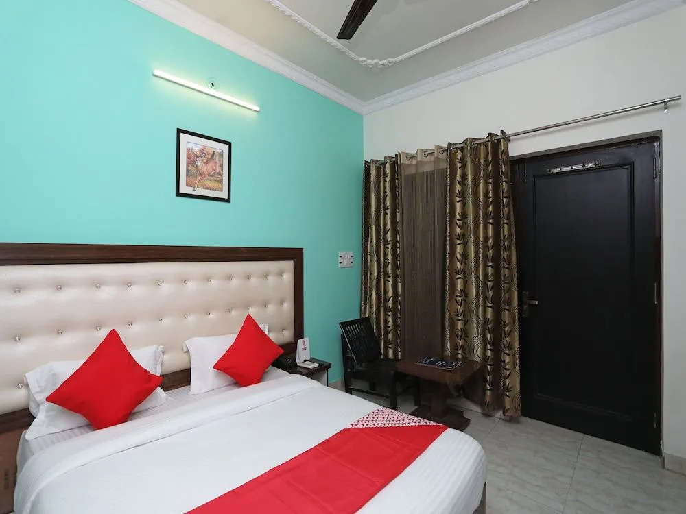 OYO Flagship 17085 Bhagat Residency
