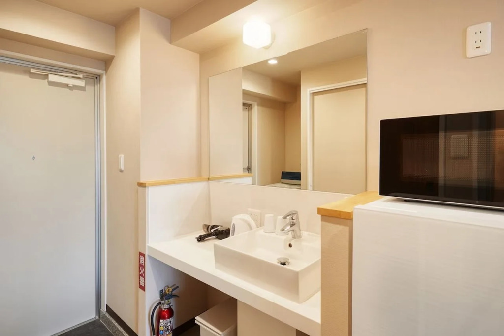 New Normal Hotel in MATSUYAMA ニューノーマルホテルイン松山