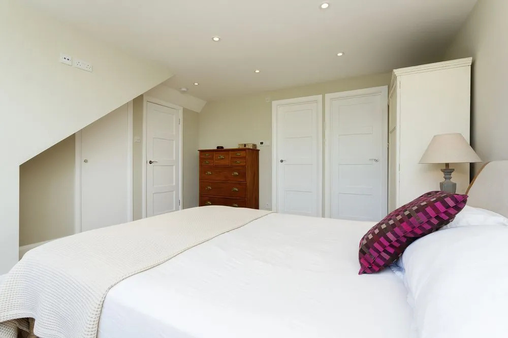 Veeve - Natural Thornton