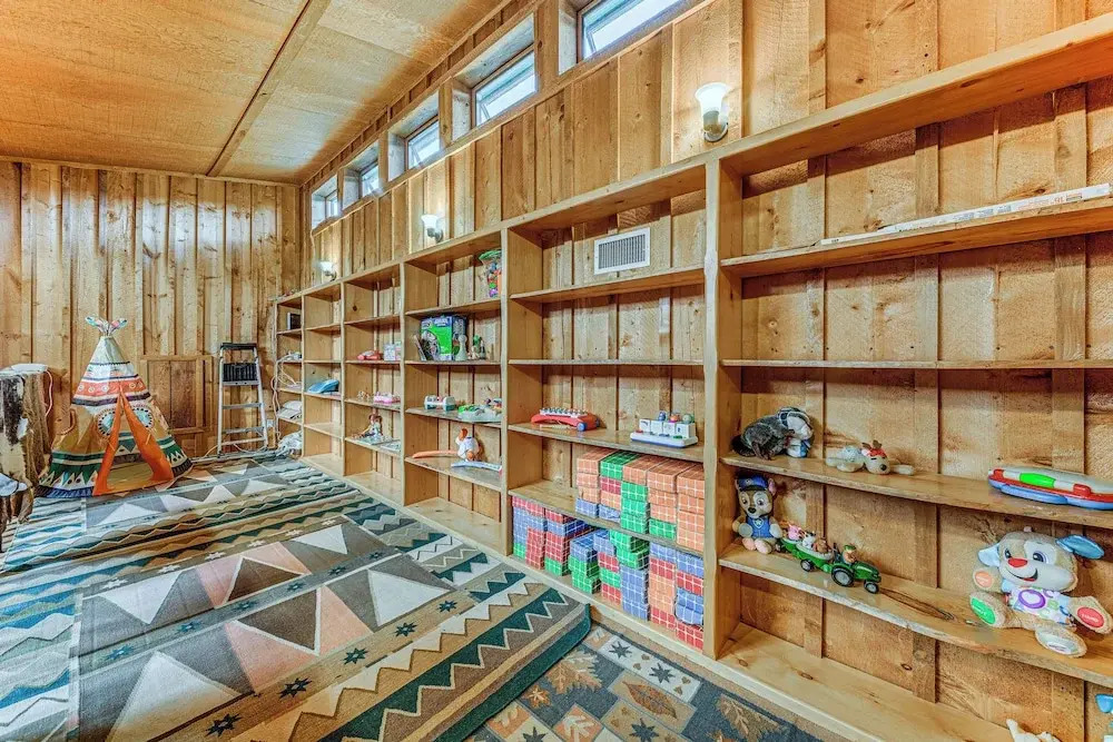 Spacious Alto House on 8 Private Acres w/ Hot Tub!