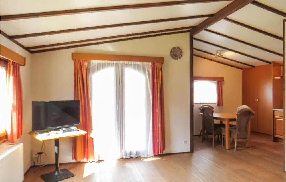 Lovely Home In Gerolstein With Wifi