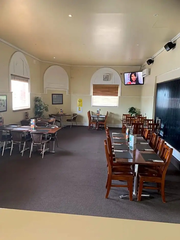 Riverside Hotel