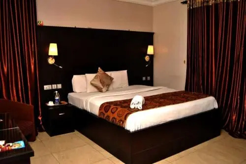 Royal Jatoz Hotels