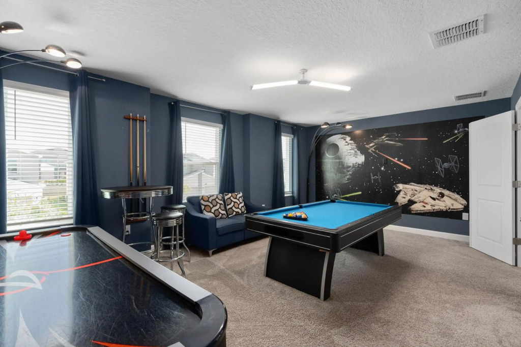 8 Bedroom Resort Style Home close to Disney.