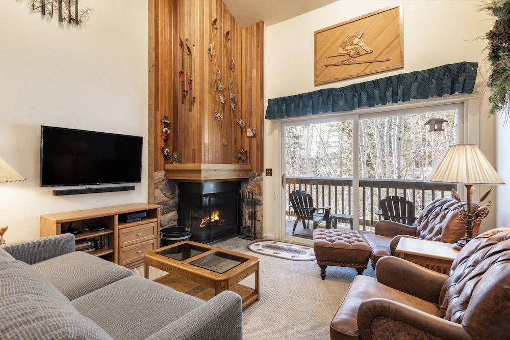 Snow Flower 154 2 Bedroom Condo by RedAwning