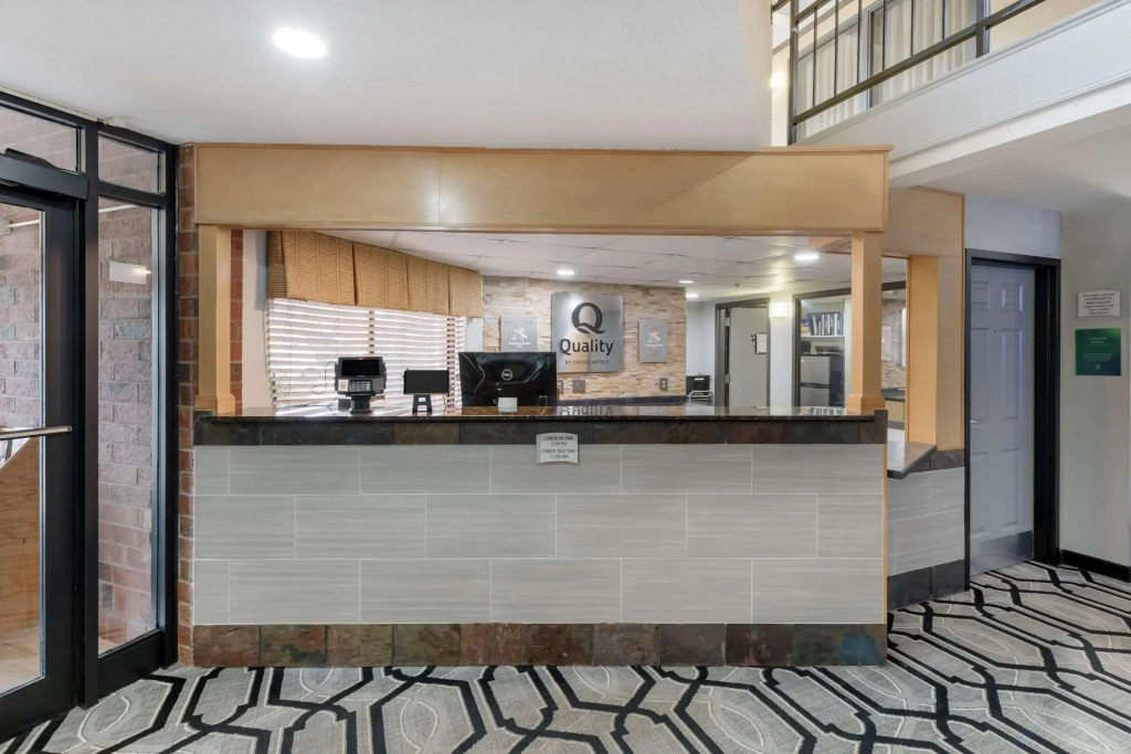 Quality Inn & Suites Mayo Clinic Area