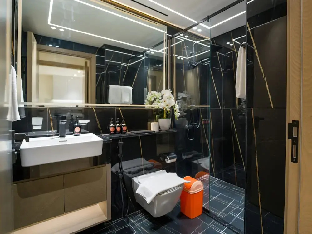 Easygo- Stylish 1bdr Binghatti Corner