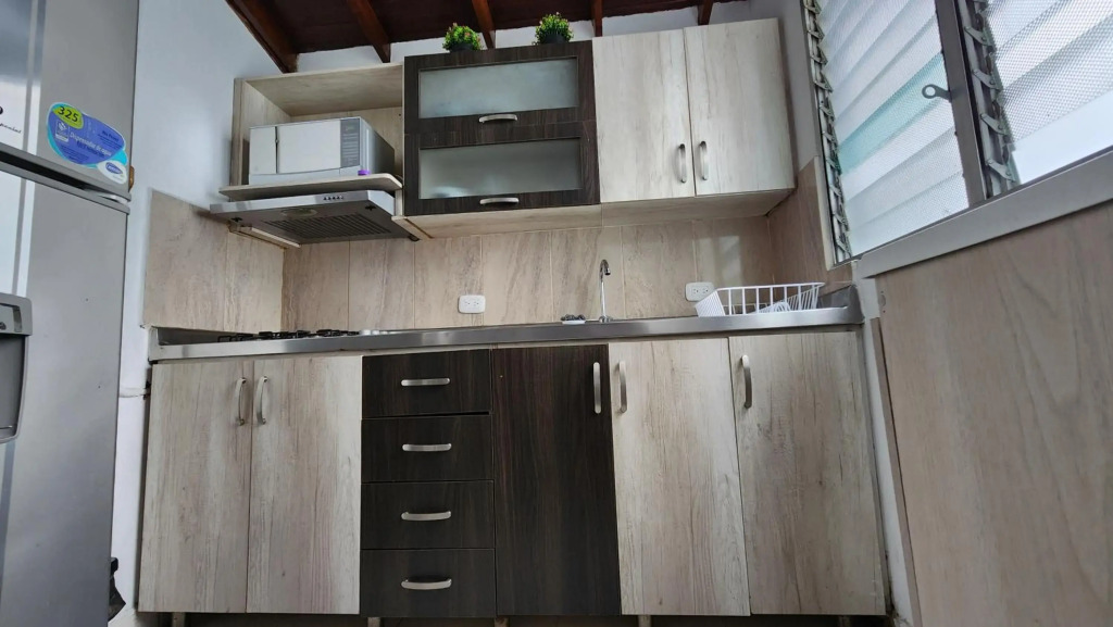 confortable apartamento en envigado muy central wifi de 300 megas