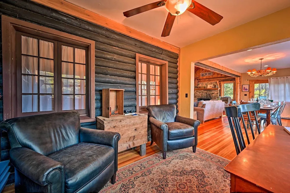 Log Cabin in Wilmington w/ New Hot Tub By Skiing!