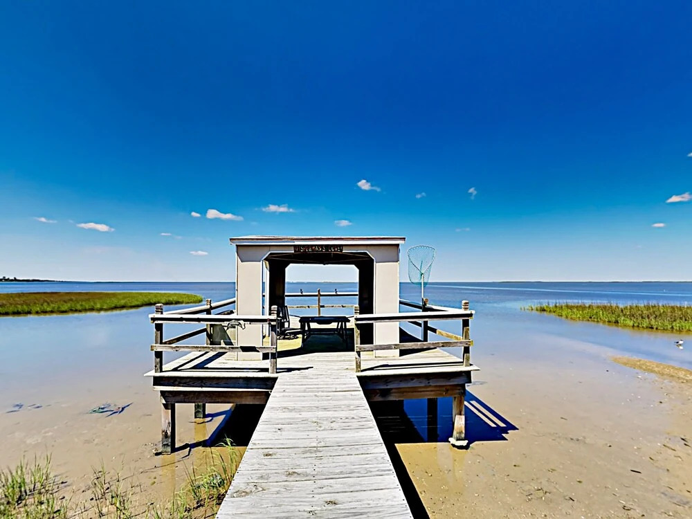 Waterfront Paradise on Rollover Bay - 3 Br Home