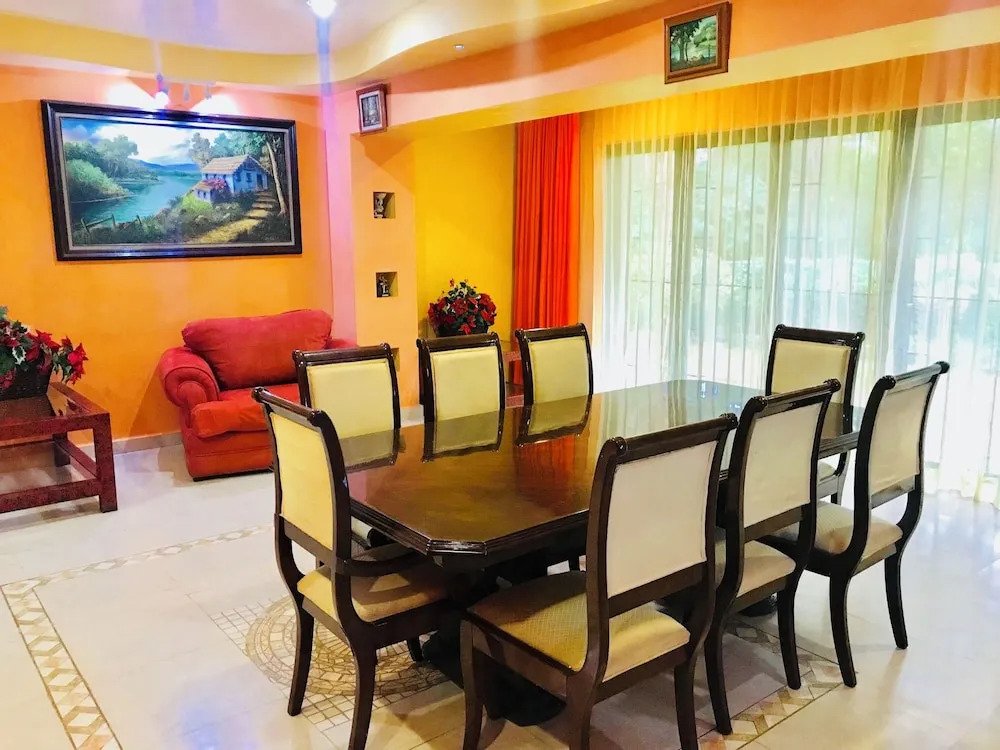 Beautiful 8 People Townhouse Villa Located in Playacar Phase 2