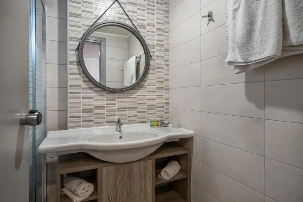 Lefkoniko Icarus Suites