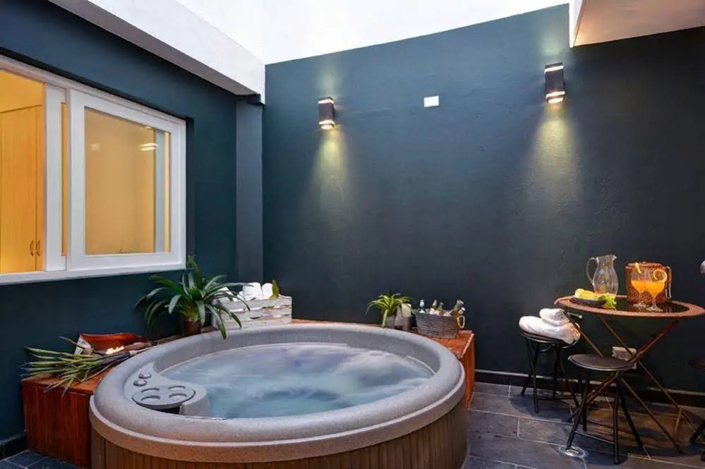 Oasis Suites