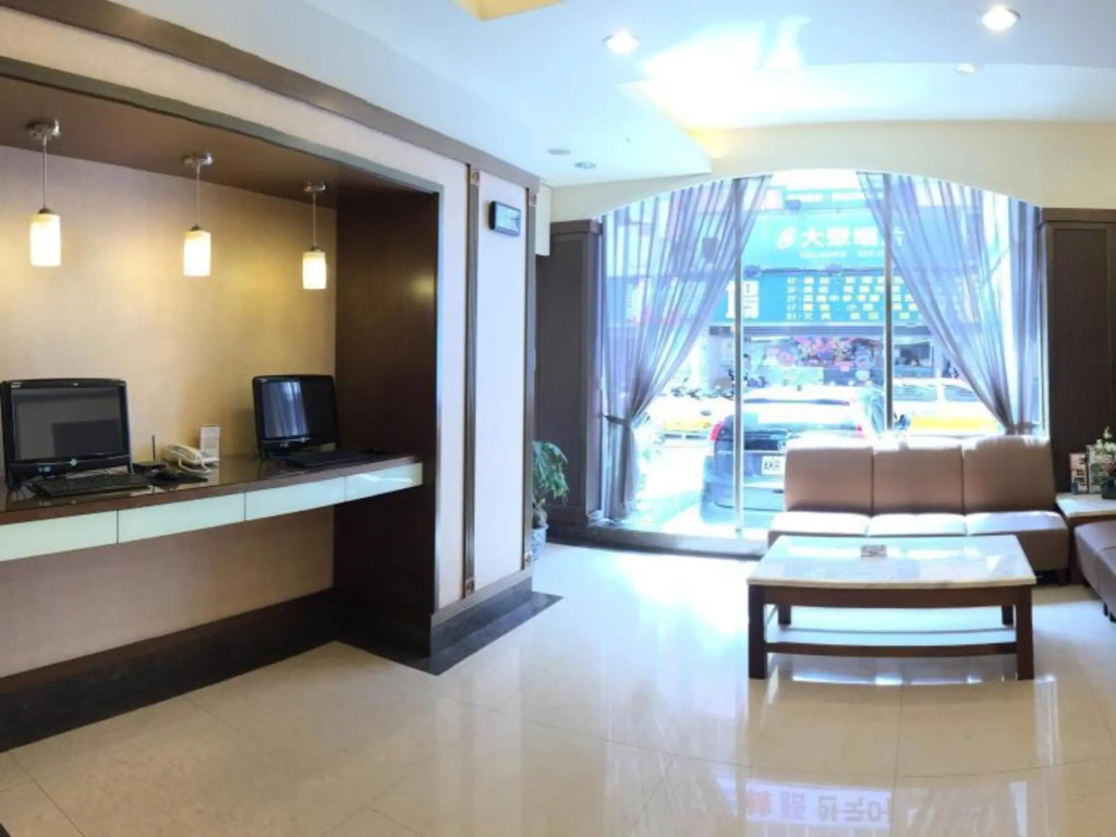 Y Hotel