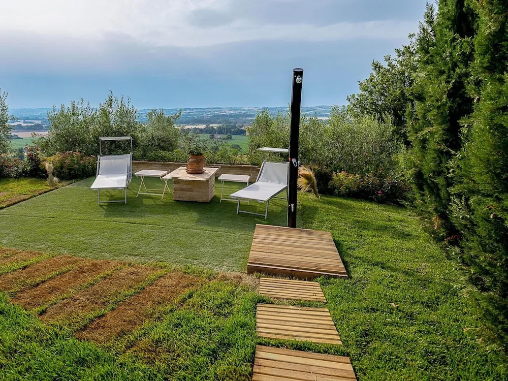 Spacious Stay in Montelupone