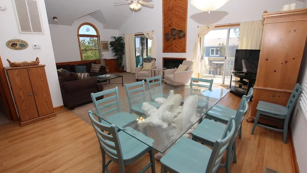 C's by the Sea - 4 Br Home