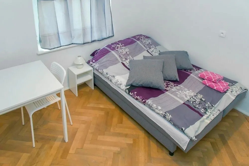 Metro Centrum Guest Rooms