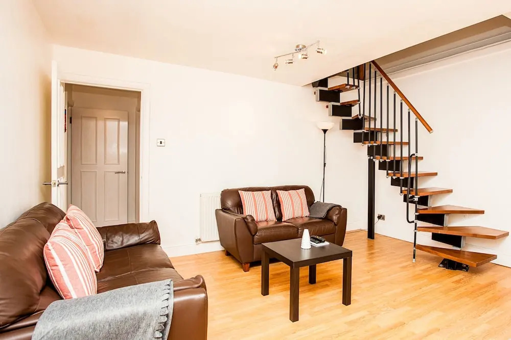 Bright &Spacious Family Home near London Bridge
