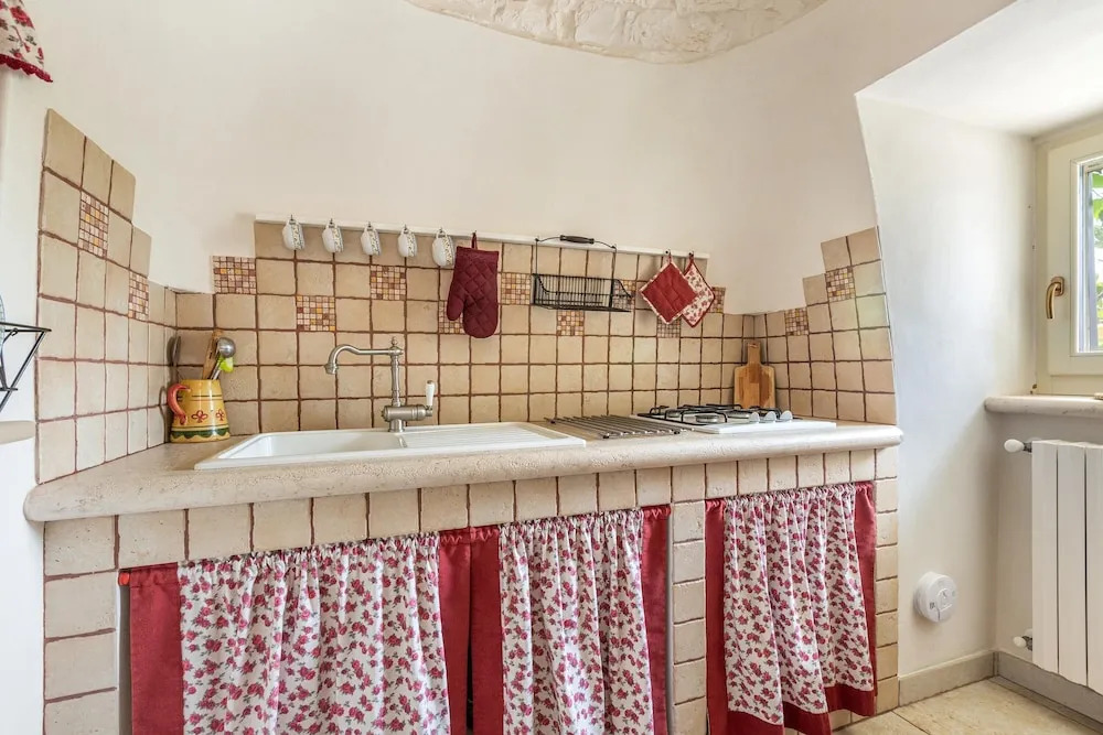 2402 Trullo Ventura by Perle di Puglia