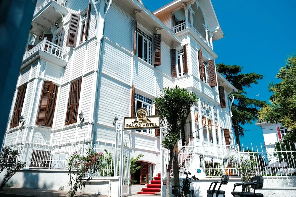 Laden Palas Princes Island Historical Mansion