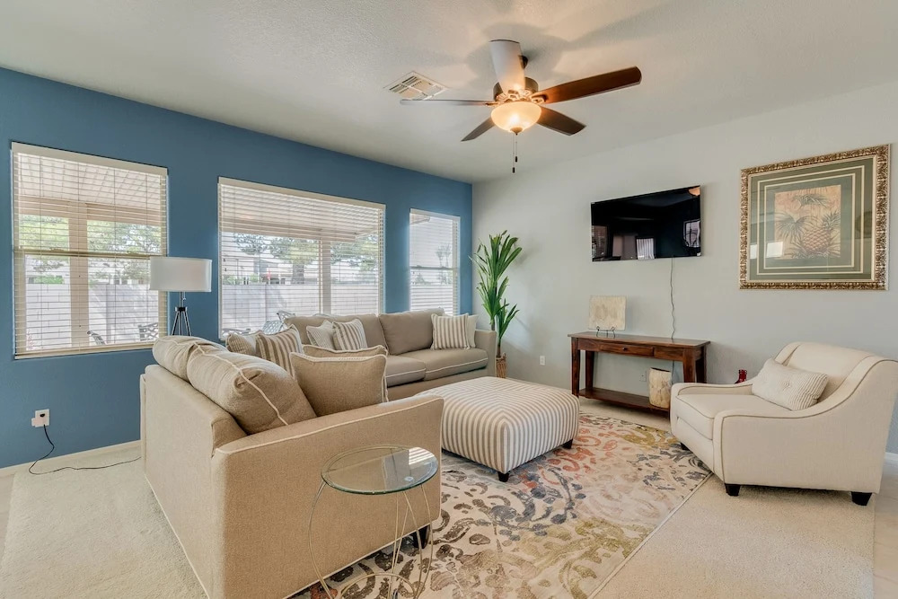 Windstream - 2 Br home by RedAwning