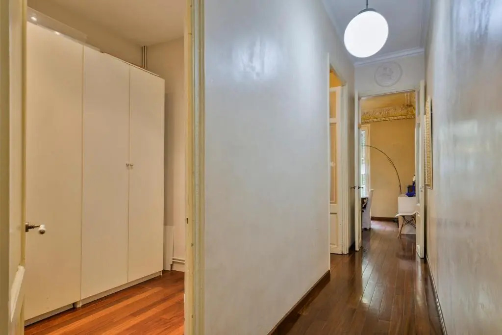 Aribau Apartment