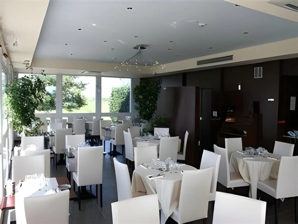 Logis Hotel De La Loire Ancenis - Restaurant Les Bateliers