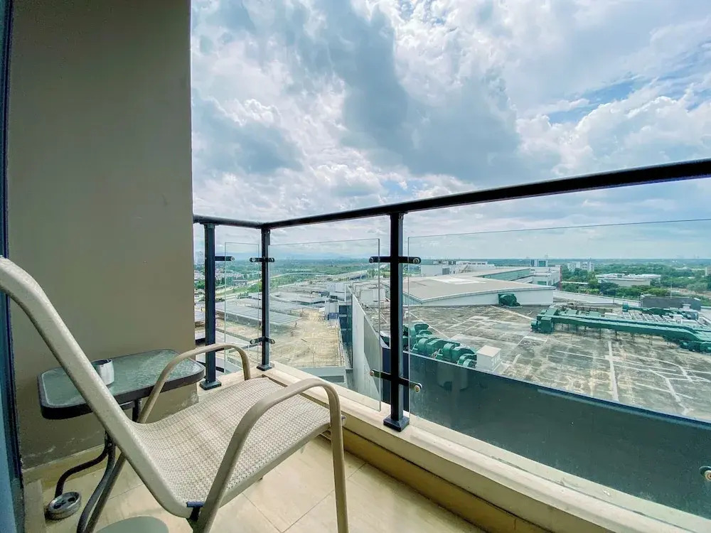 Tranquil Living 3BR Apartment Sky House BSD