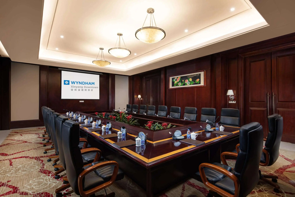 Wyndham Xinyang Downtown