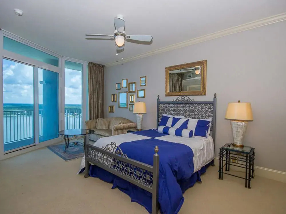 Bel Sole Penthouse 1801 - 4 Br condo