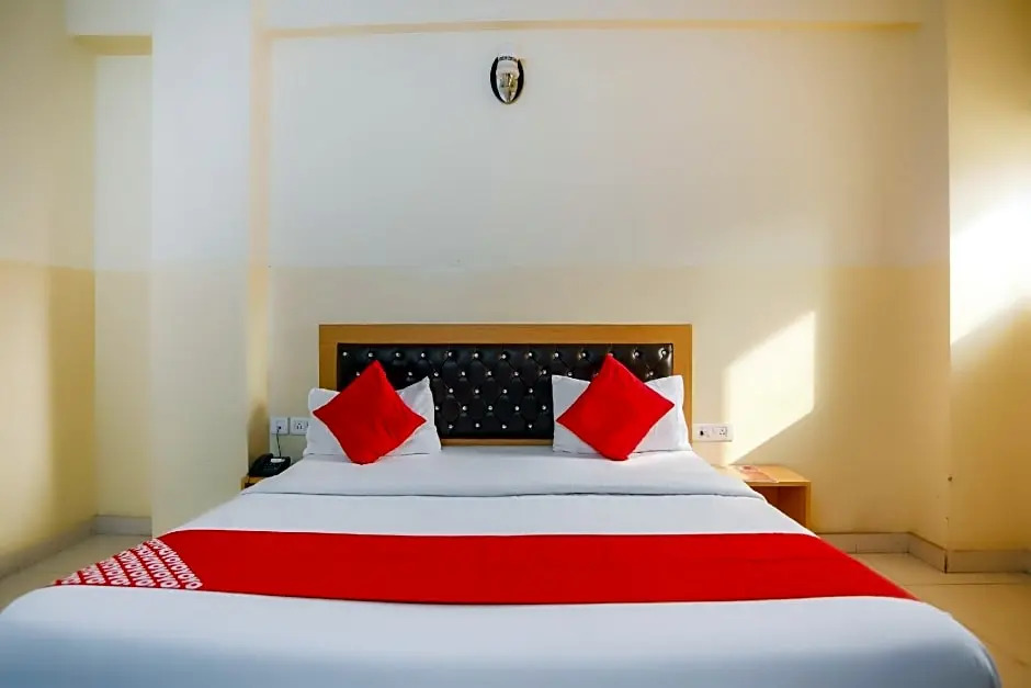 OYO 28629 Hotel Crosswind