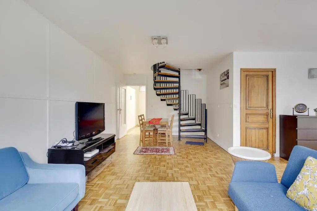Chic house with babyfoot and gym