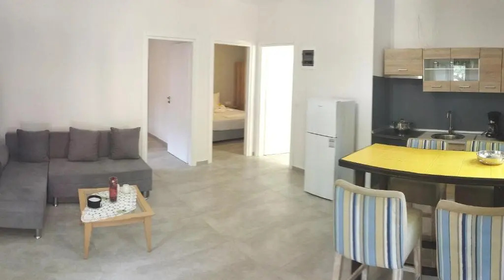 Pefkonas apartments2 100 m from the beach