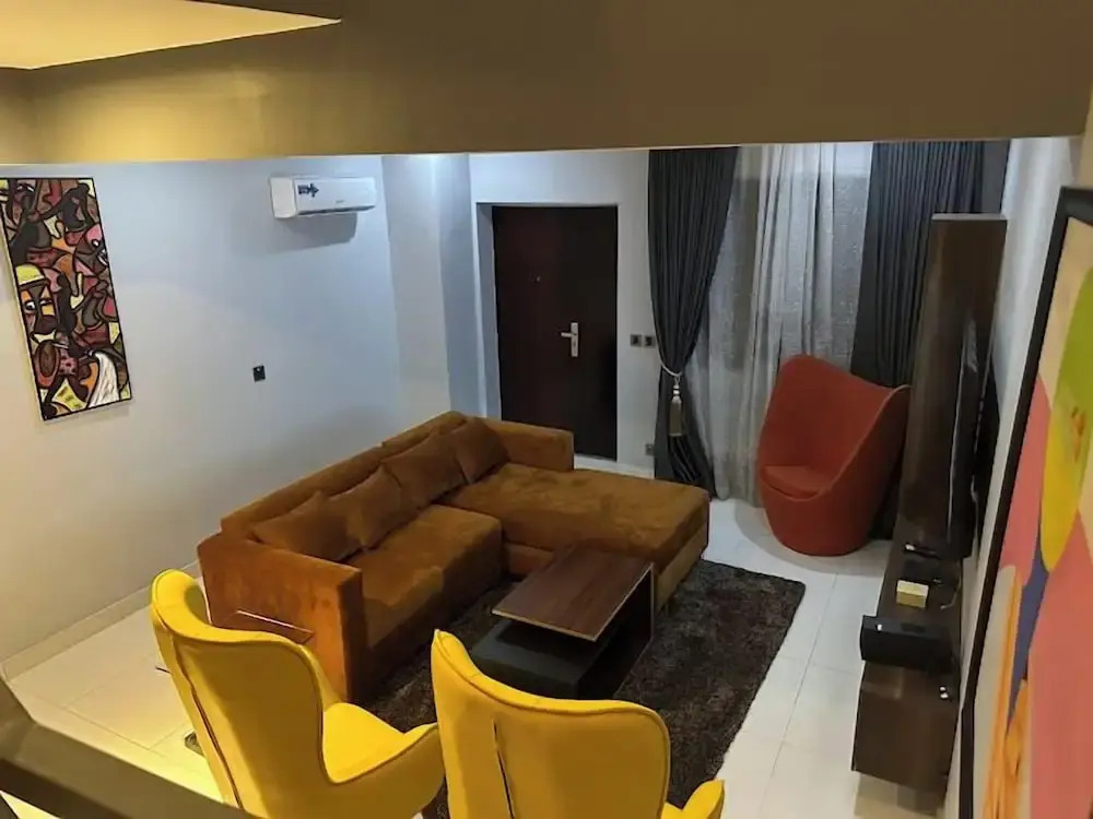 House 8 Apartment