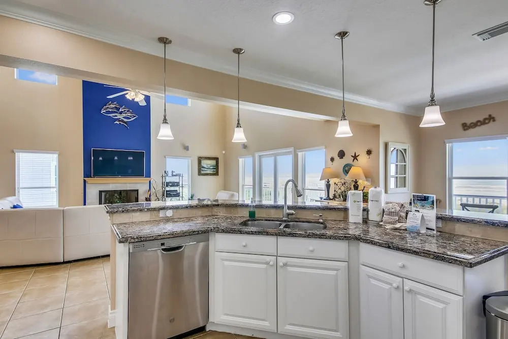 Beachfront Melody 4 Bedroom Home