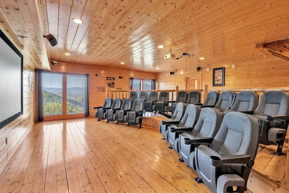 Cabin w/ Theater, Games & Hot Tub! Sleeps 30!