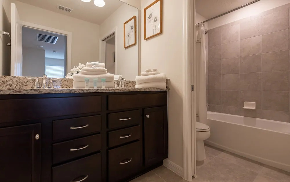 7155oml-solterra Resort 5 Bedroom Townhouse by RedAwning