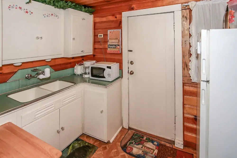 Pine Forest Cabin