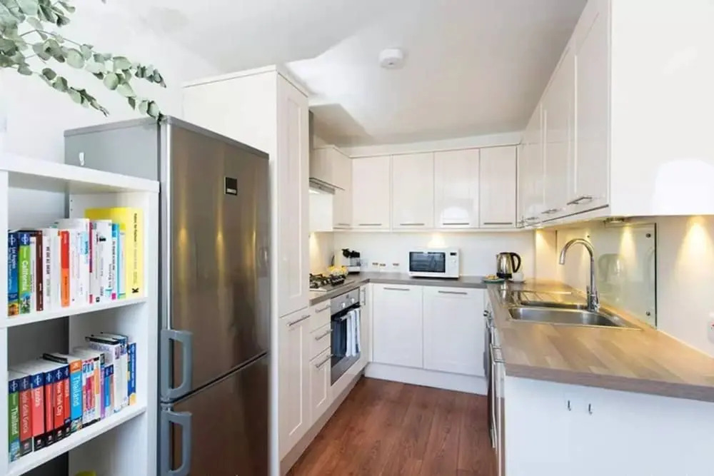 1 Bedroom Apartment In Vibrant Putney